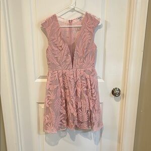Minuet Petite Pink Leaf Pattern Dress